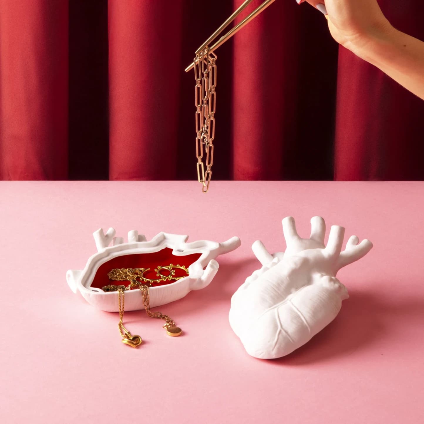 La scatola porta oggetti Love in Bloom di Seletti.