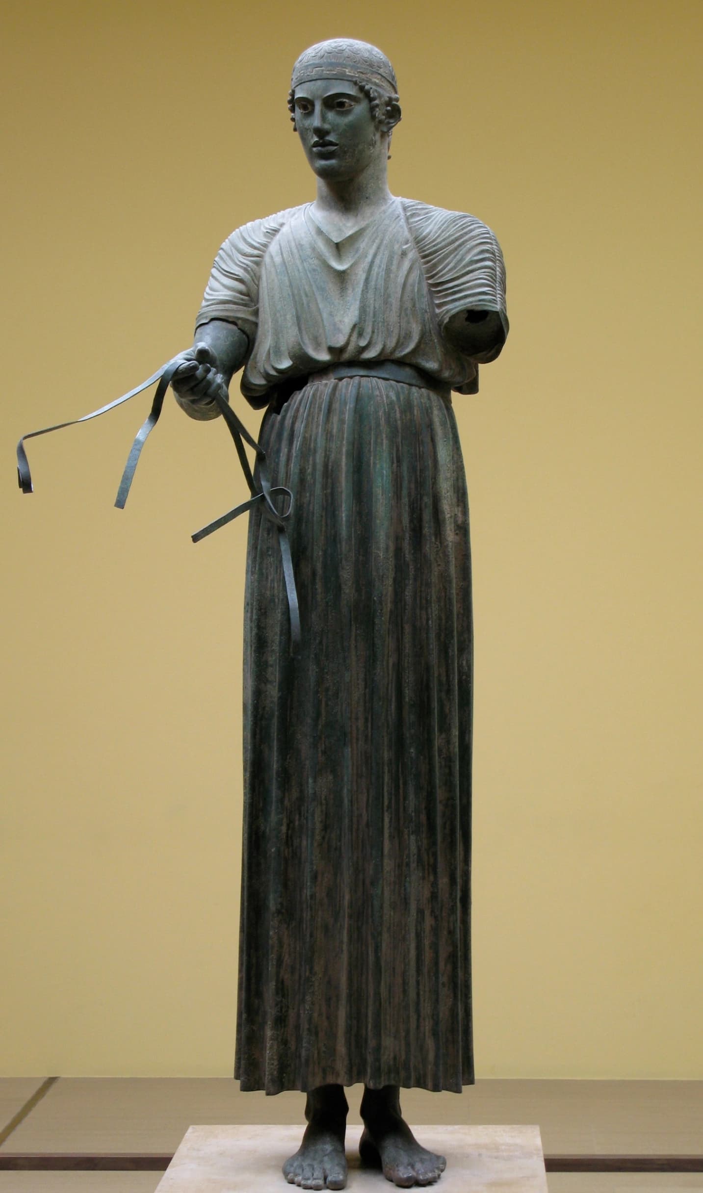 Auriga di Delfi, bronzo, 184 cm, Museo Archeologico di Delfi.