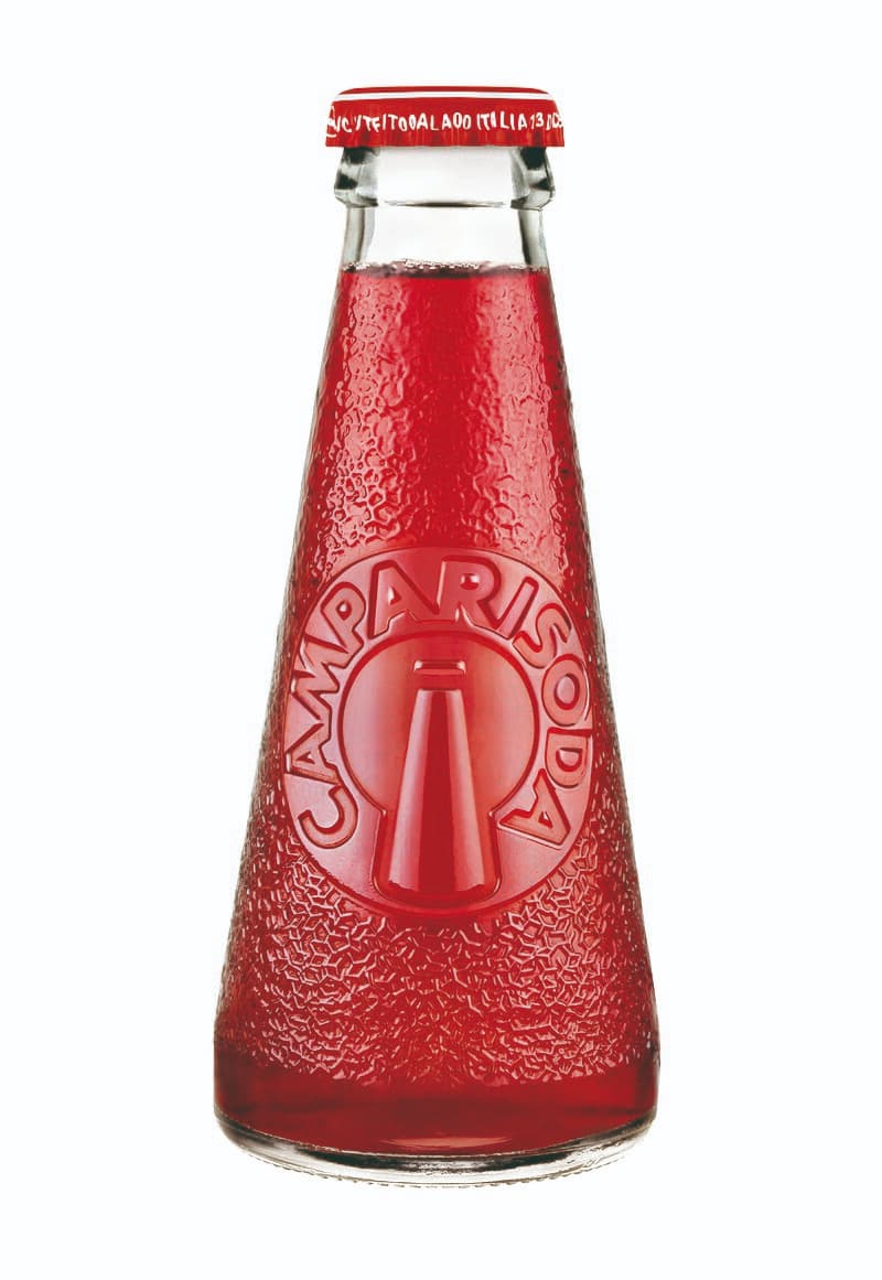La bottiglietta monodose di Campari Soda, disegnata da Fortunato Depero.
