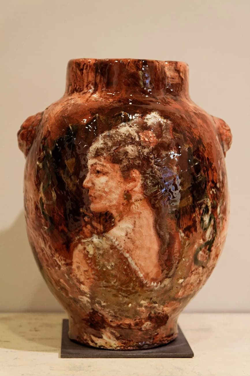 Marie Bracquemond, Vaso in terracotta con volto femminile, 1872-1881, Musée du Petit Palais, Parigi.
