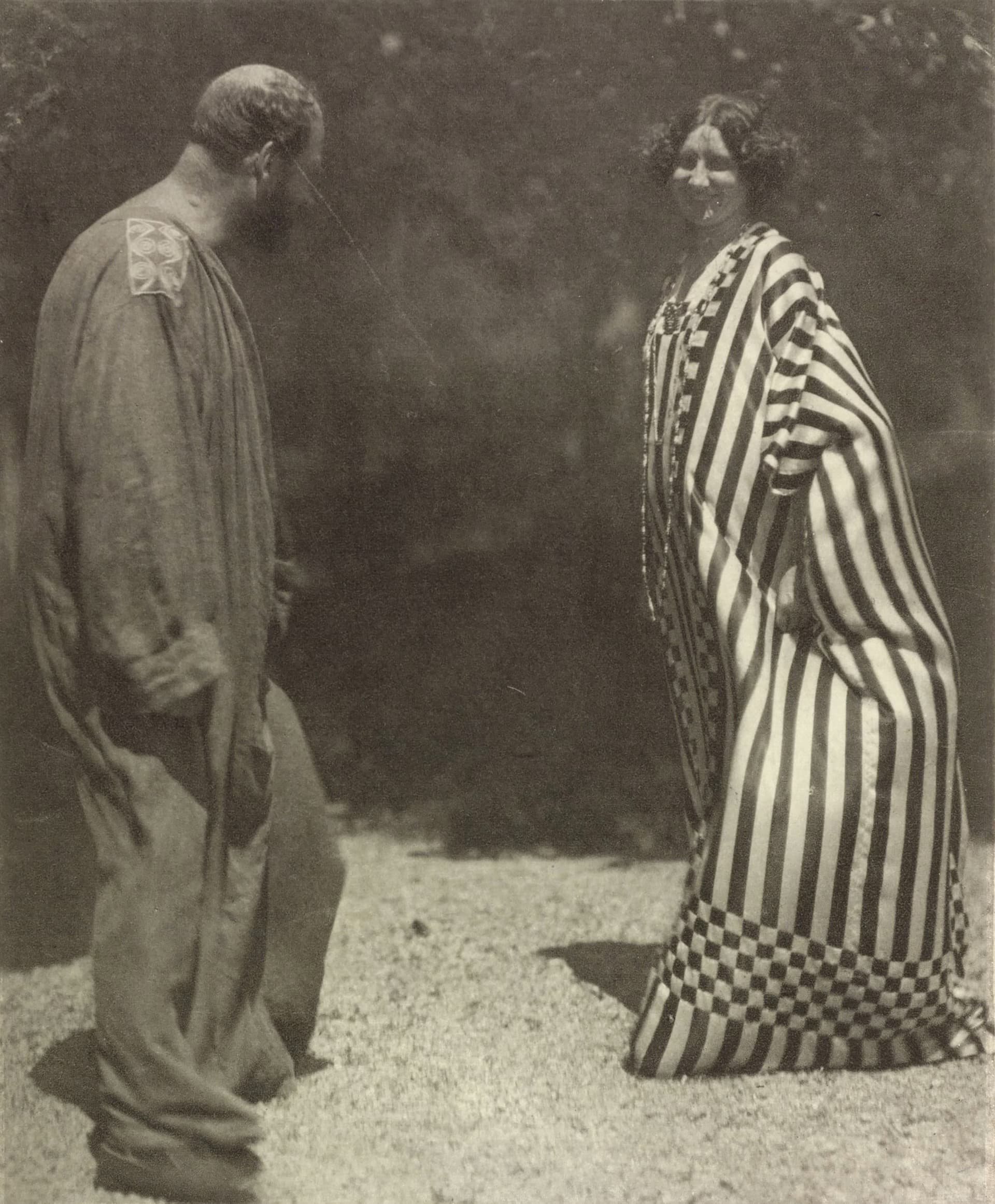 Emilie Flöge e Gustav Klimt nello scatto di Heinrich Böhler del 1909.