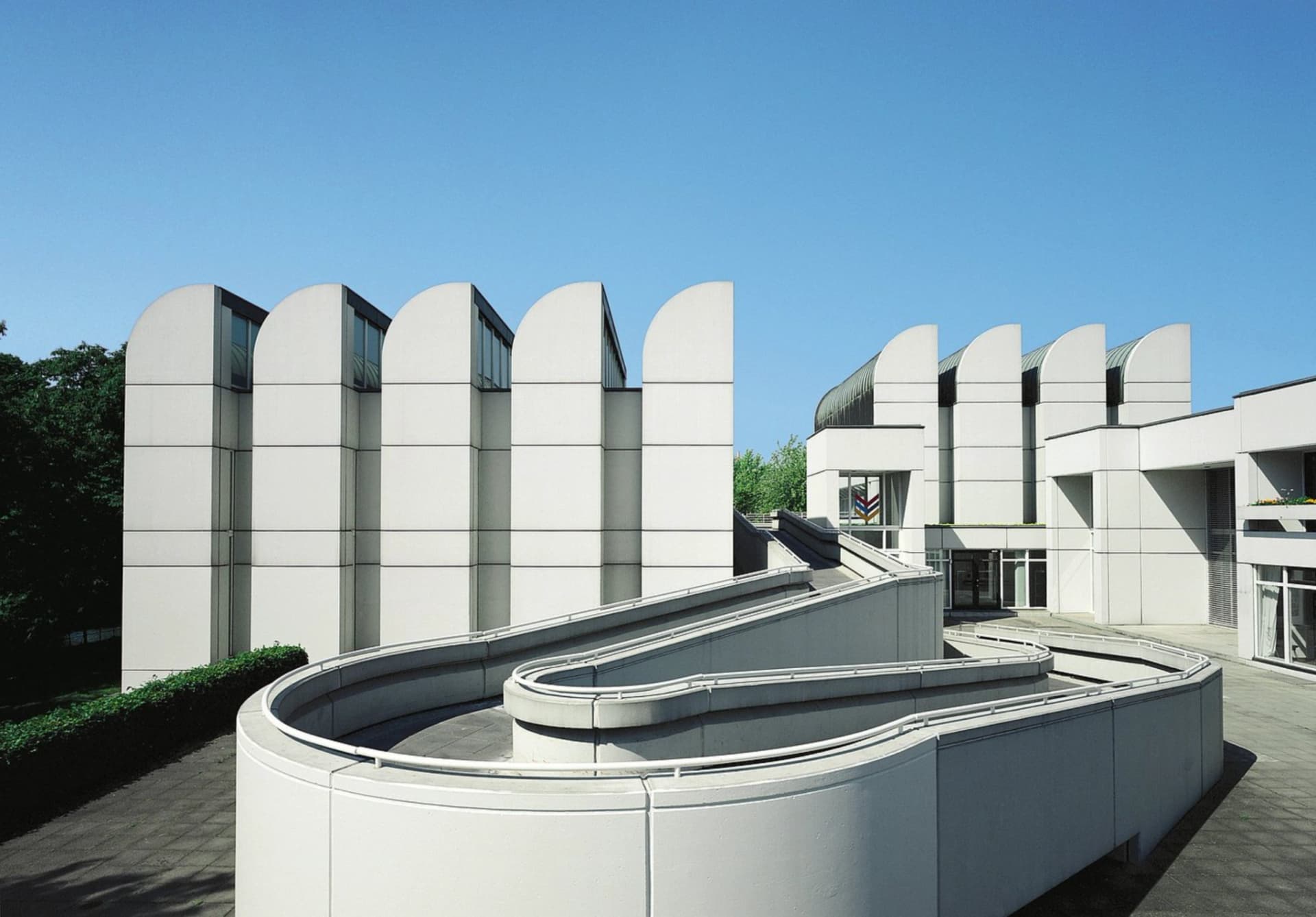 Particolare della struttura architettonica del Bahaus Archive di Berlino.