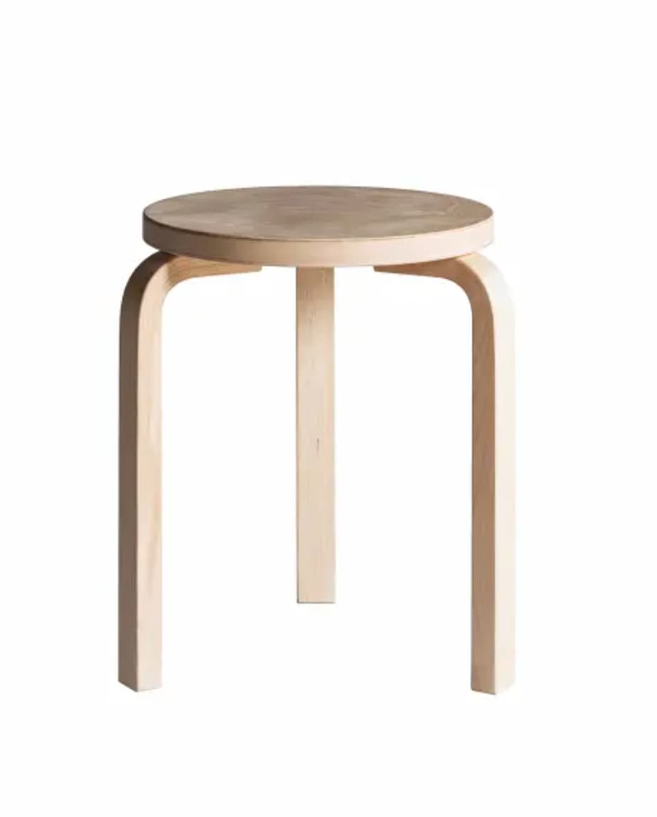 Alvar Aalto per Artek, Sgabello 60, 1933 foto © Classicdesign.it