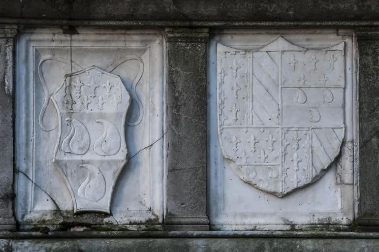 Dalle “palle” ai cuori: storia, design e rebranding dello stemma della famiglia Colleoni
